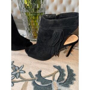 Vince Camuto Black Suede Fringe‎ Open Toe Ankle Booties Heels Size 7.5